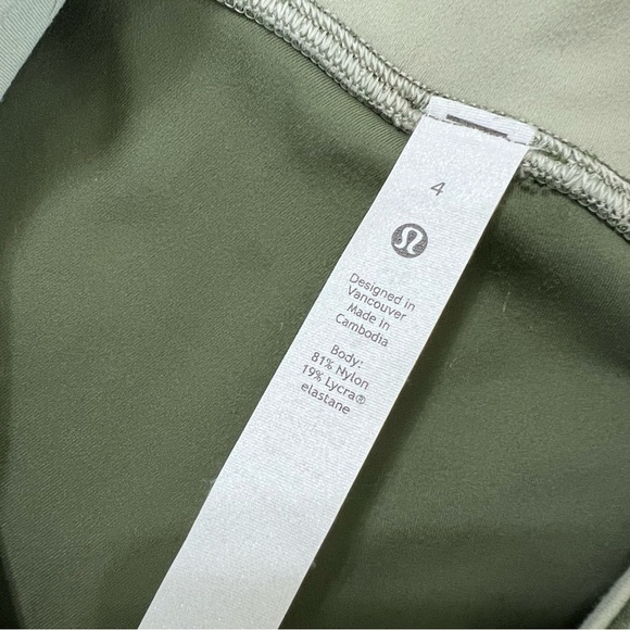 Lululemon Shorts Women 4 Nulu Colour Block High Rise Short 8” Yoga Green B14 - Picture 6 of 8